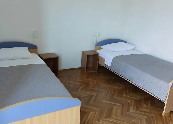 Tinel 3 Bdr 아파트